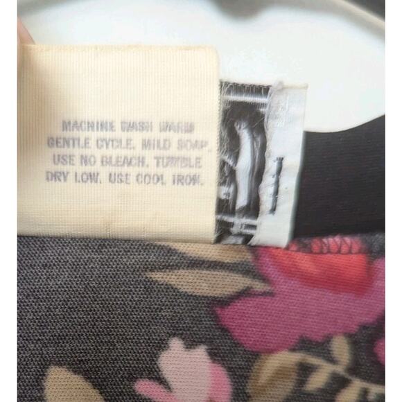 Teddi Of California Vintage Tunic Blouse Black Floral V-neck Size 38* Collared - Picture 9 of 11